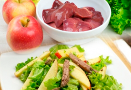 Салат из куриной печени