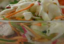 Chicken salad with vegetables