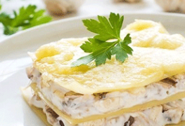 Аппетитная лазанья с курицей и грибами